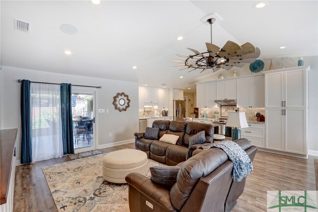 Building Photo - 19 Cat Boat Pl