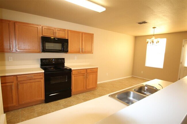 Building Photo - 9012 Troy Dr