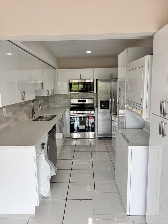 Stainless Steel Appliances - 5900 SW 127th Ave