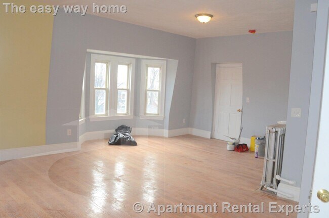 Building Photo - 58 Vinal Ave