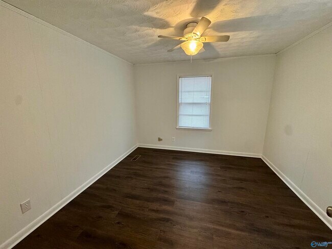 Building Photo - 409 Suffield St