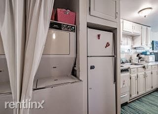 Building Photo - 1 br, 1 bath Condo - 16 Eastern Ave