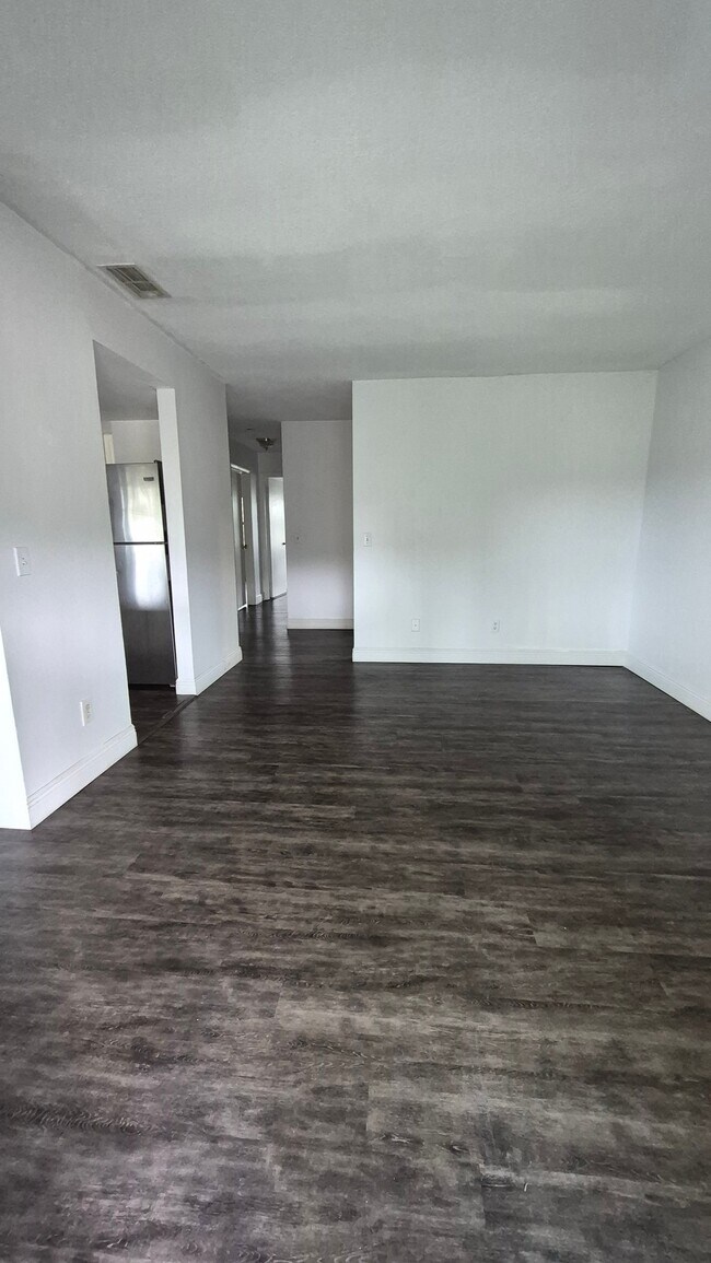 Foto del edificio - 9924 Sweepstakes Ln
