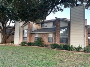 Building Photo - 4371 Hulen Cir E