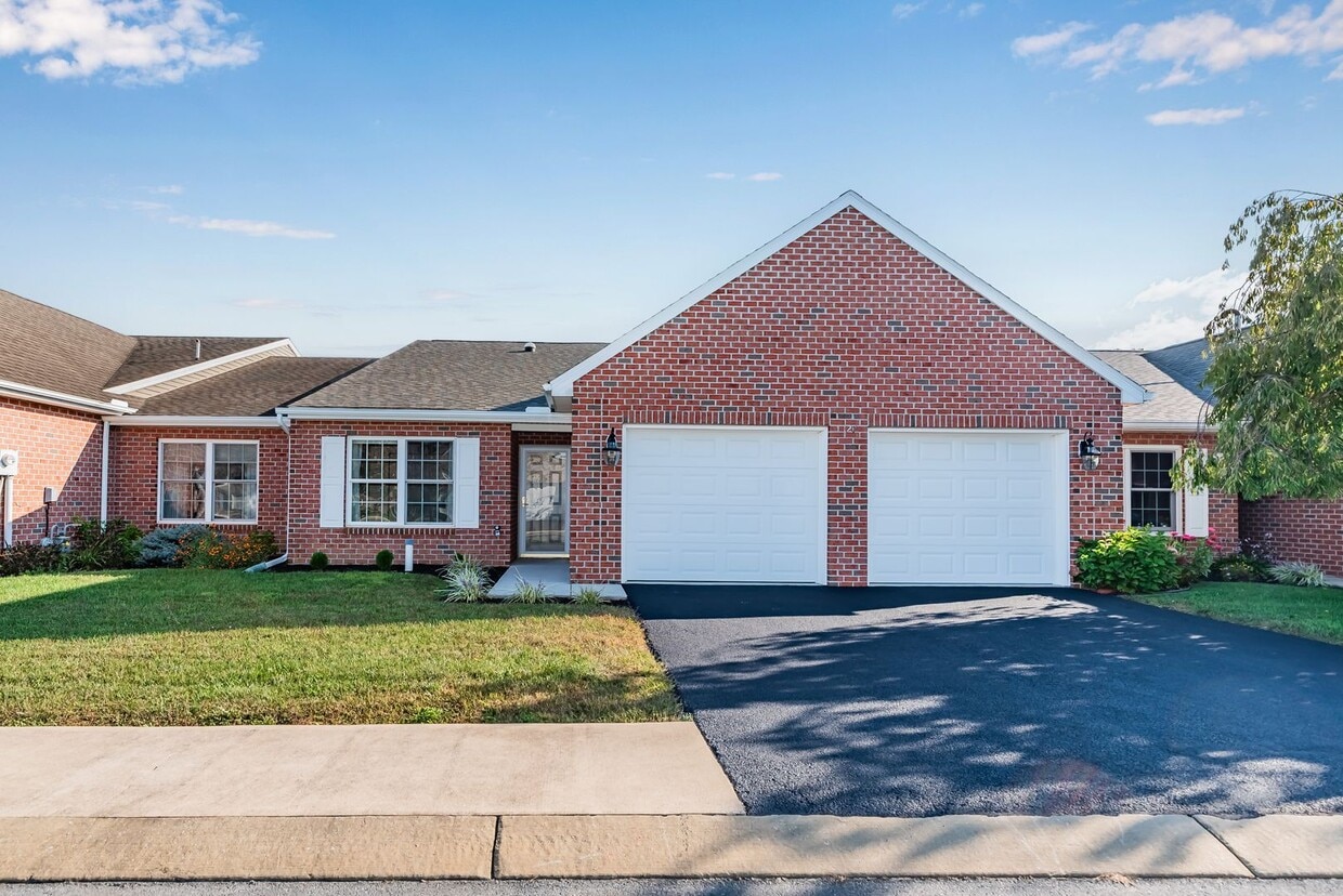 127 Blackbird Ln, Shippensburg, PA 17257 Townhome Rentals in
