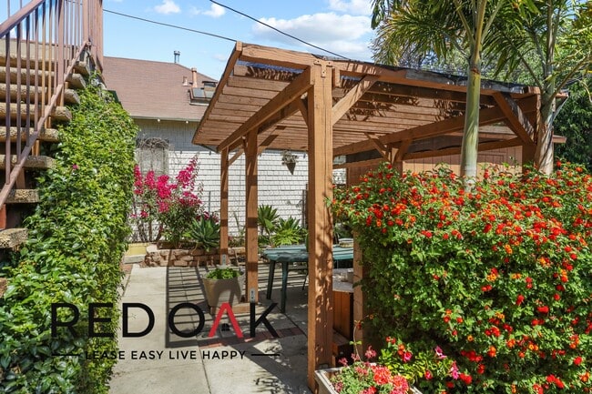 Foto del edificio - 10810 Sarah St