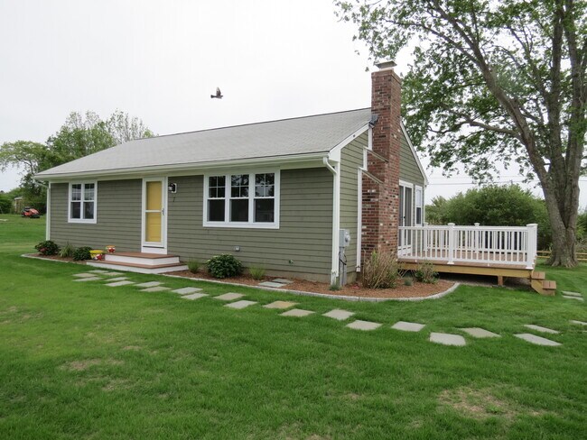 Foto del edificio - 7 Herbert Dr