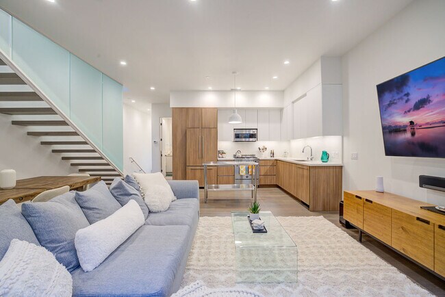 Foto del edificio - 1253 N Formosa Ave