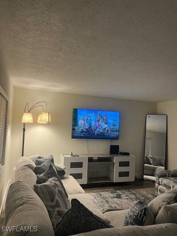 Foto del edificio - 4617 Bayshore Dr