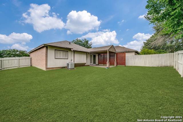 Building Photo - 6635 Honeyridge Ln