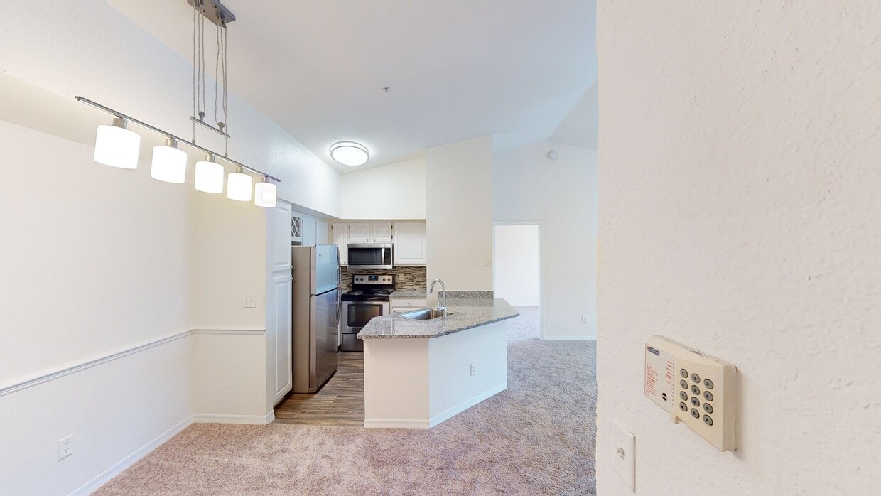 Photo - Ashton at Waterford Lakes Apartments