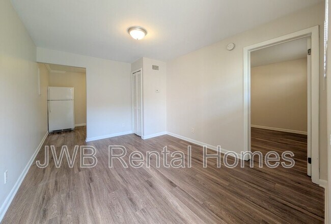 Foto del edificio - 2775 Herschel St