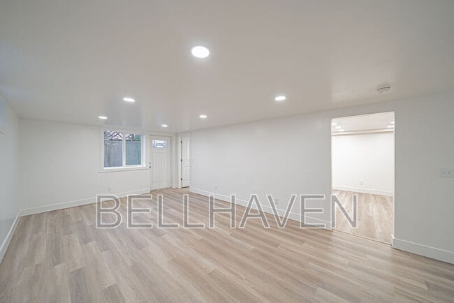 Building Photo - 1121 S 4th Ave