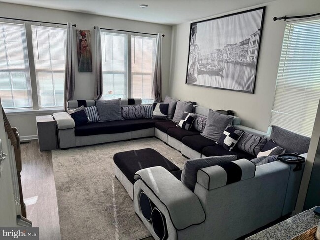 Foto del edificio - 7515 Mundell Rd