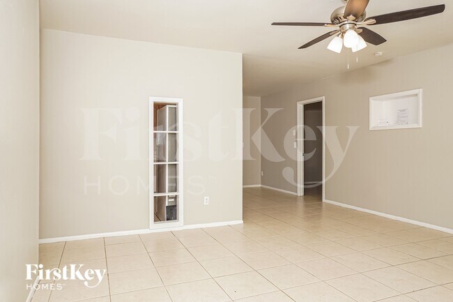 Foto del edificio - 1633 Hayworth Rd