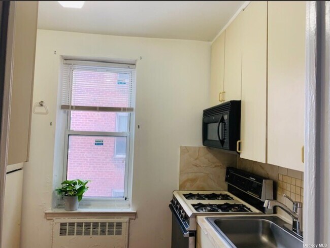 Building Photo - 33-26 82nd St