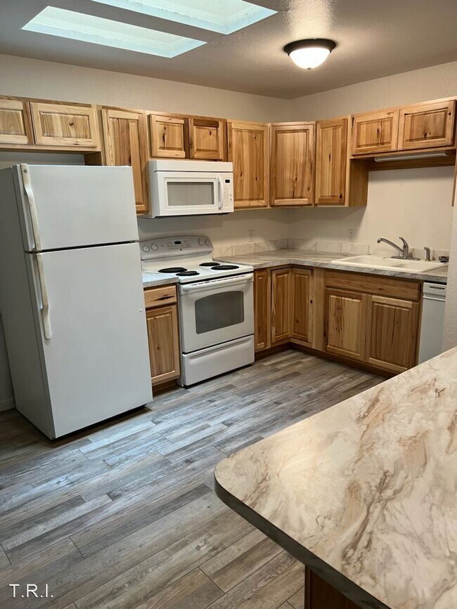 Foto del edificio - 4 br, 2 bath House - 4619 W 5th St