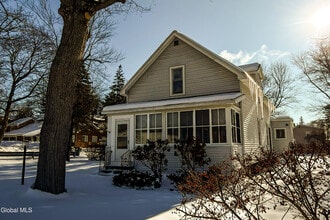 Building Photo - 11 Brayton St