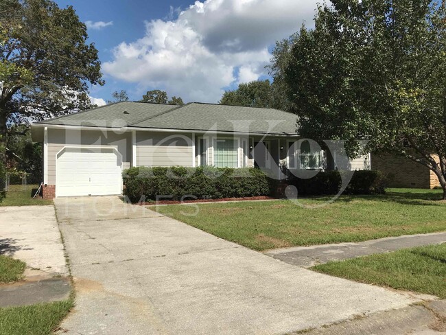 Building Photo - 141 Ponderosa Dr