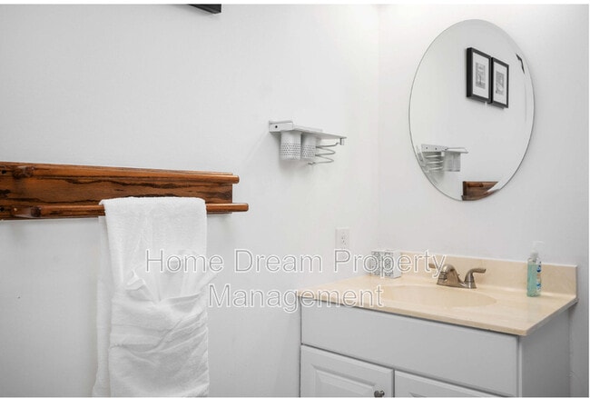 Foto del edificio - 11 Endicott Ln