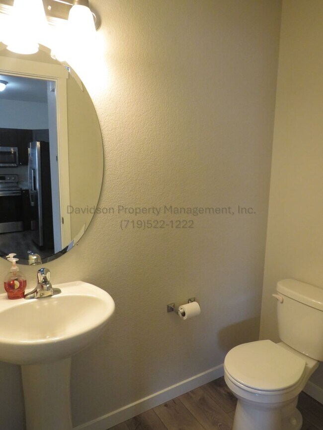 Foto del edificio - Spacious 3-Bedroom Townhouse Located in Security-Widefield
