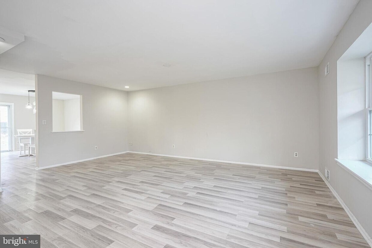 1 Hercules Ct, Washington Township, NJ 08080 House Rental in