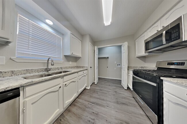 Building Photo - 14126 Barrone Dr