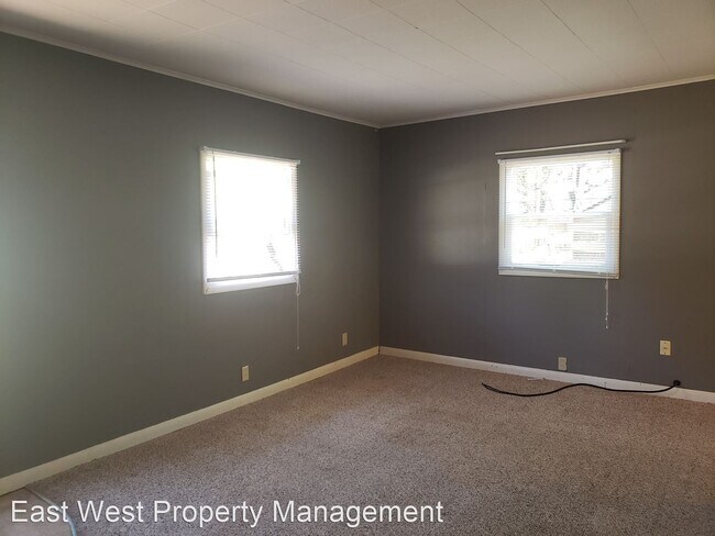 Building Photo - 3 br, 1 bath House - 920 W Arrowhead Rd
