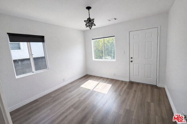 Foto del edificio - 10870 Whitburn St