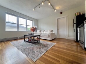 Building Photo - 402A Highland Ave