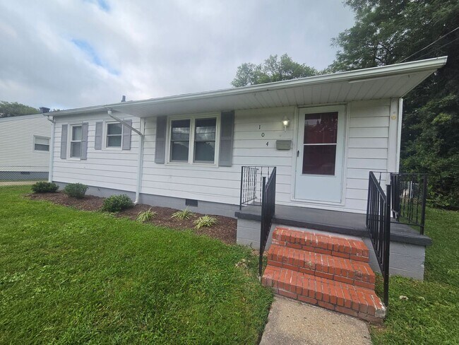 Foto del edificio - 104 Twin Oaks Dr