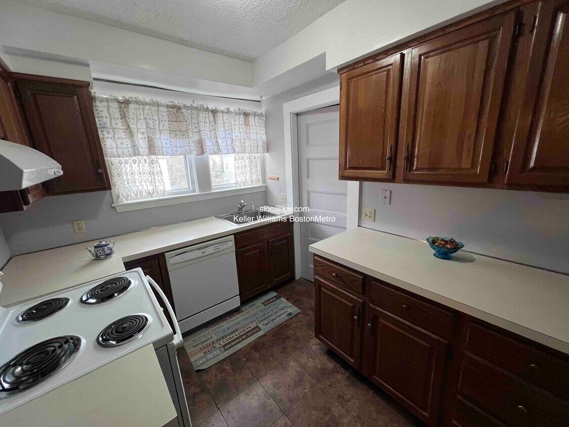 22 Mark Lee Rd Unit 2, Needham, MA 02494 Apartments in Needham, MA