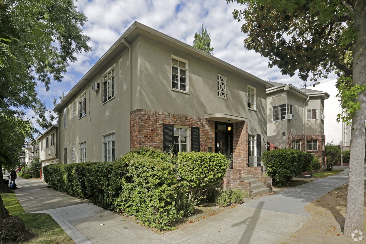 Primary Photo - 2328-2330 P St