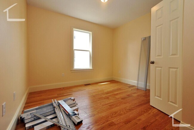 Building Photo - Packard's Corner Area of Allston. Large Fu...