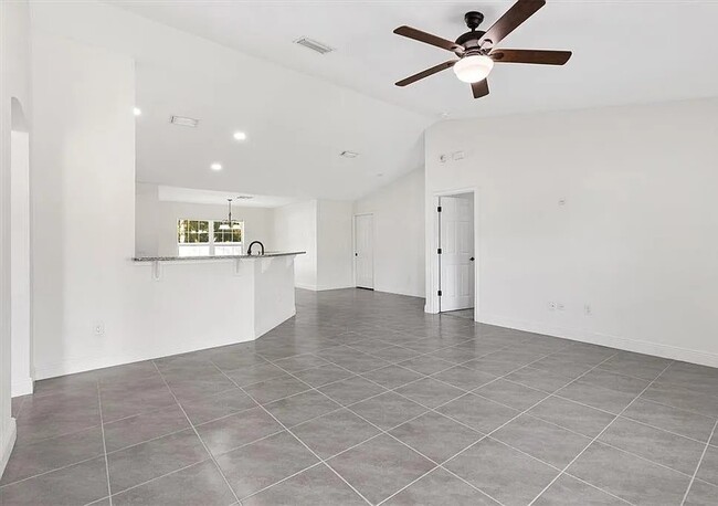 Foto del edificio - 8961 SE Hwy 42