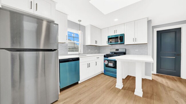 Foto del edificio - 2704 W 24th Pl