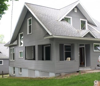 Building Photo - 455 NE Campus St