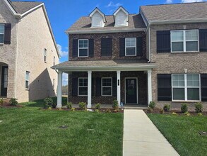 Building Photo - 927 Nance Ln