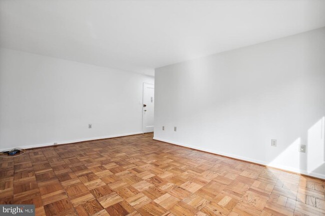 Building Photo - 4114 Davis Pl NW