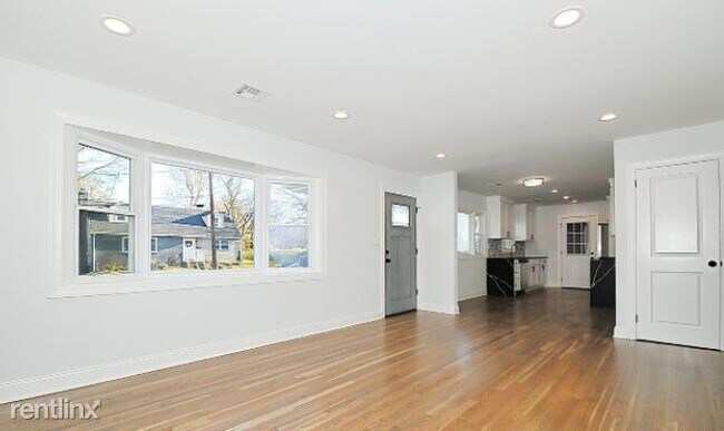 Building Photo - 3 br, 2 bath House - 24 Prescott St