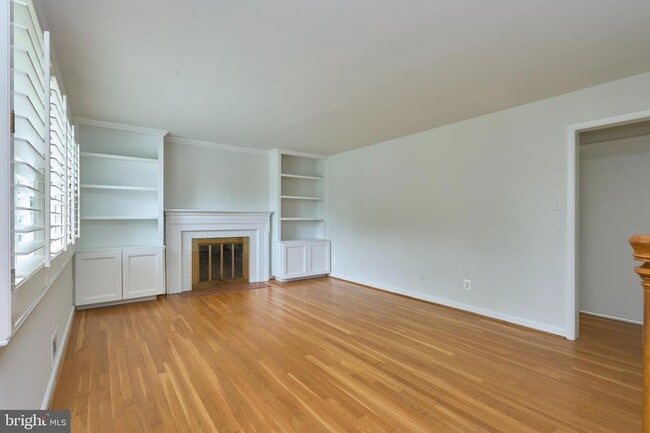 Building Photo - 6613 Denny Pl
