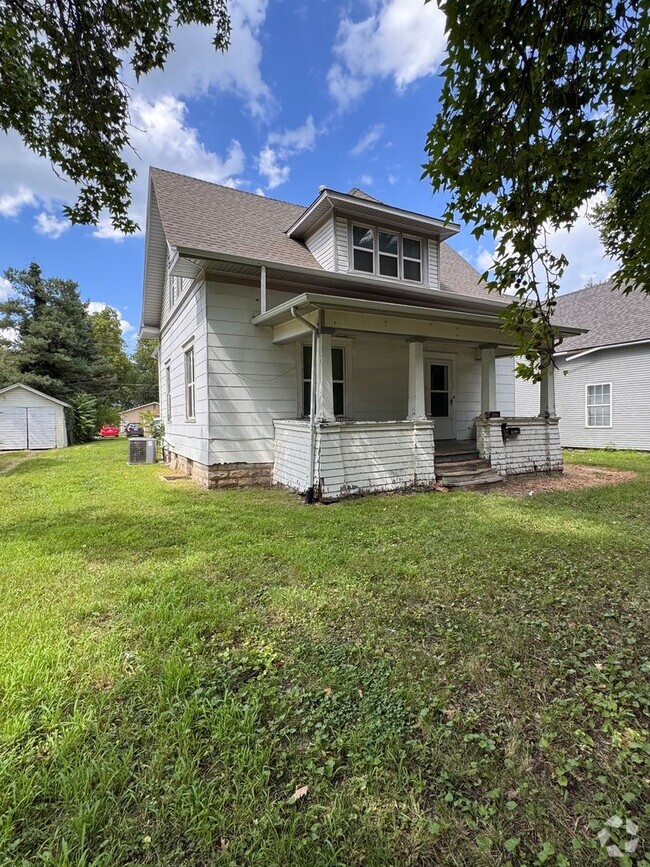 Building Photo - 614 Bluemont Ave