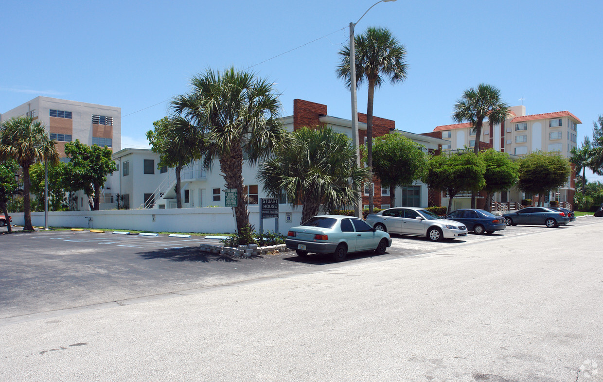 Alternate Building Photo - Bay Harbor Island