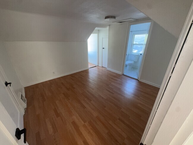 Foto del edificio - 6740 Robbins Ave