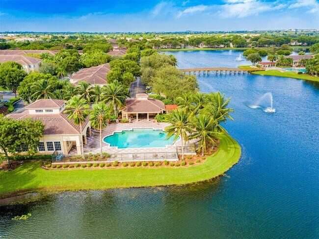 Foto del edificio - 2548 Centergate Dr
