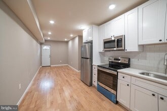 Building Photo - 1715 W Berks St