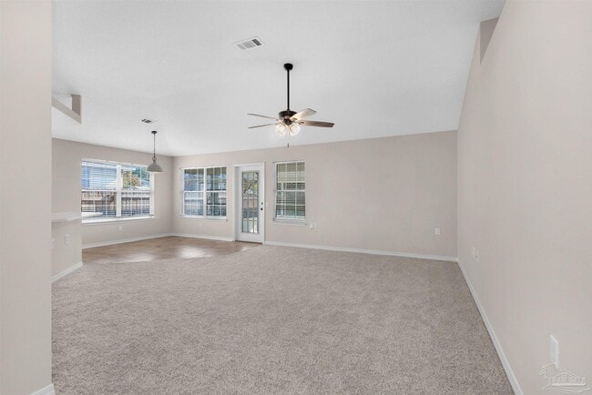 Foto del edificio - 6463 Sailport Cove