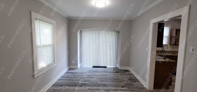 Building Photo - 1543 Crestwood Rd