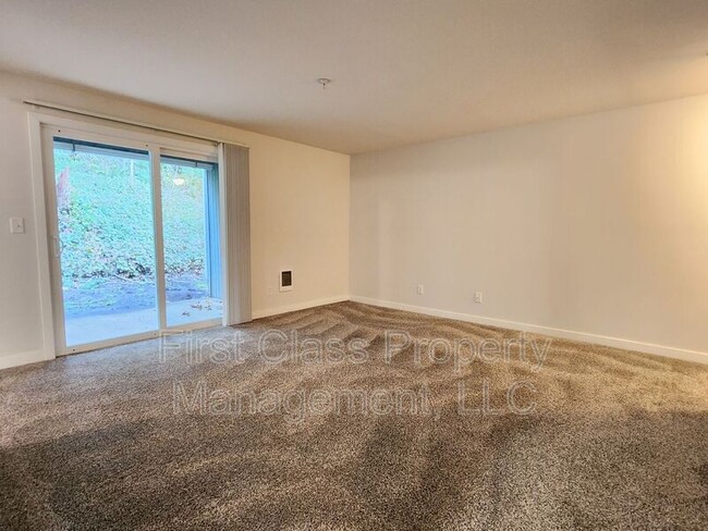 Building Photo - 3602 SW Beaverton Hillsdale Hwy