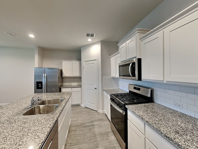 Building Photo - 116 Birch Frst Ln